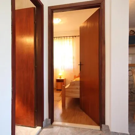 With Parking Space Rukavac, - 8836 *