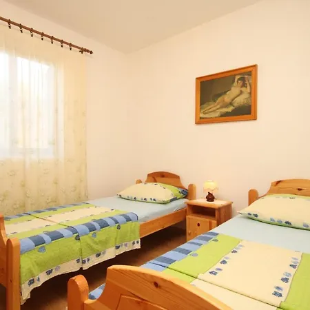 With Parking Space Rukavac, - 8836 *