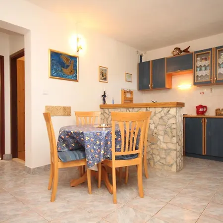 With Parking Space Rukavac, - 8836 *